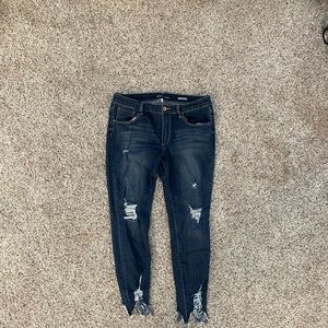 Denim distressed skinny jeans